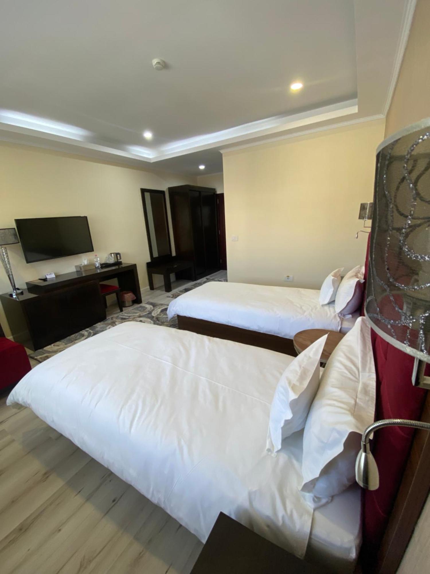 Hotel Terra Iasi Valea Lupului  Esterno foto