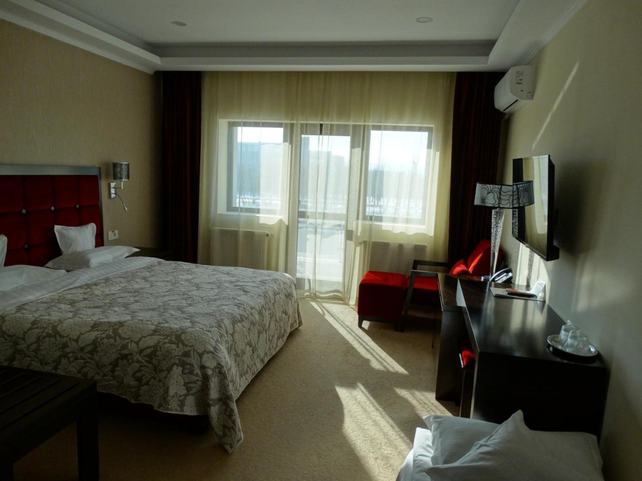 Hotel Terra Iasi Valea Lupului  Esterno foto