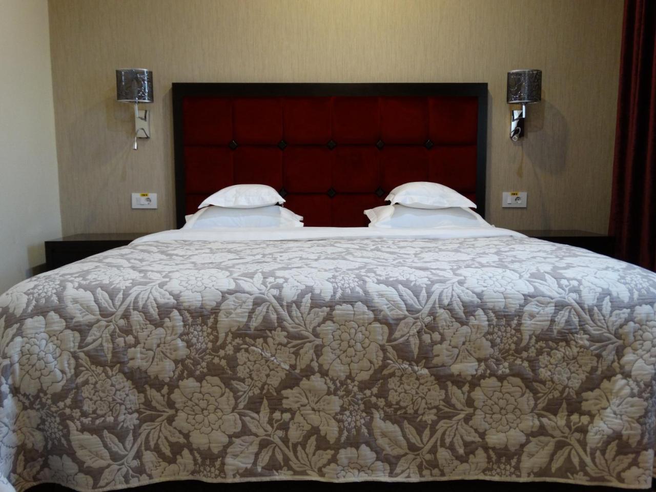 Hotel Terra Iasi Valea Lupului  Esterno foto