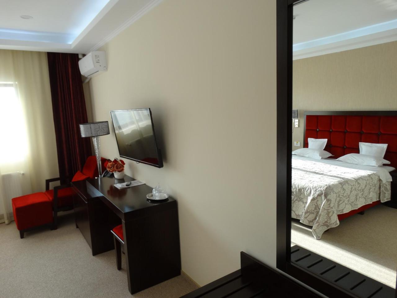 Hotel Terra Iasi Valea Lupului  Esterno foto