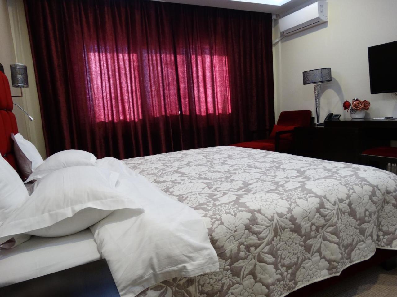 Hotel Terra Iasi Valea Lupului  Esterno foto