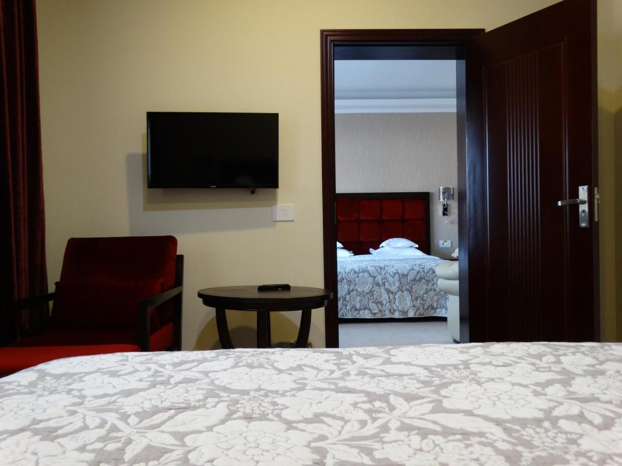 Hotel Terra Iasi Valea Lupului  Esterno foto