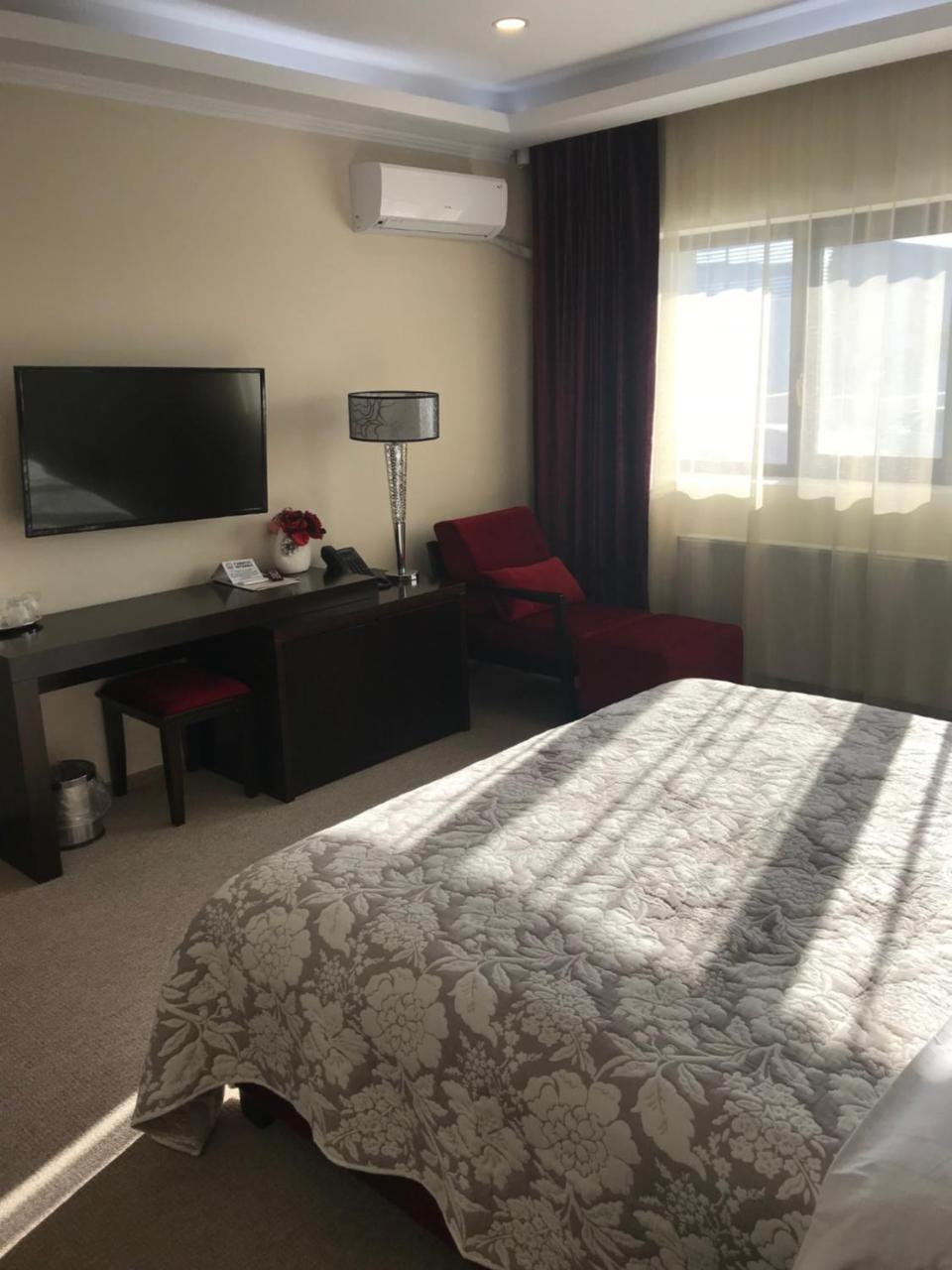 Hotel Terra Iasi Valea Lupului  Esterno foto