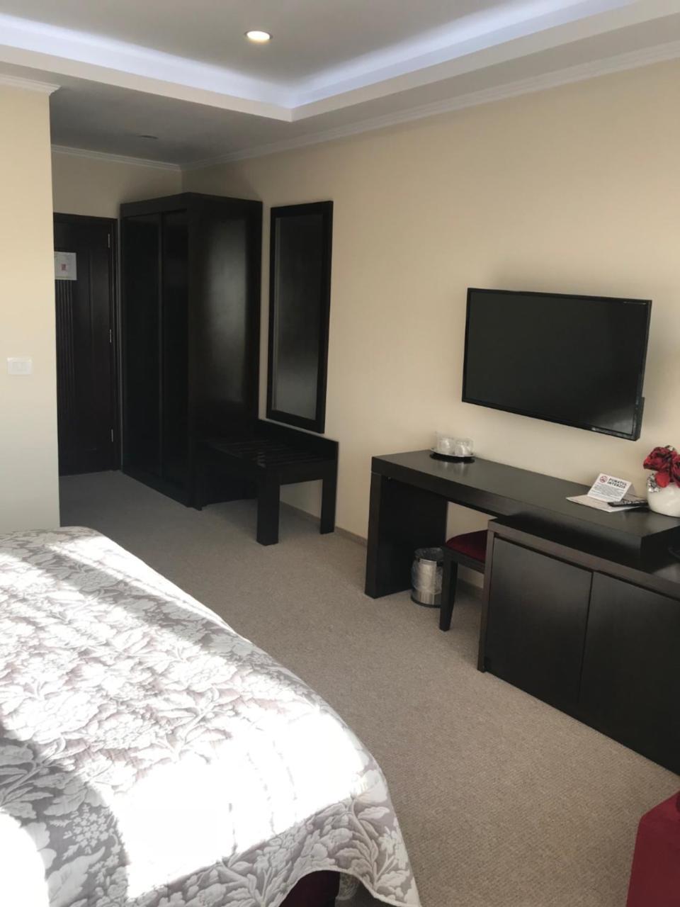 Hotel Terra Iasi Valea Lupului  Esterno foto